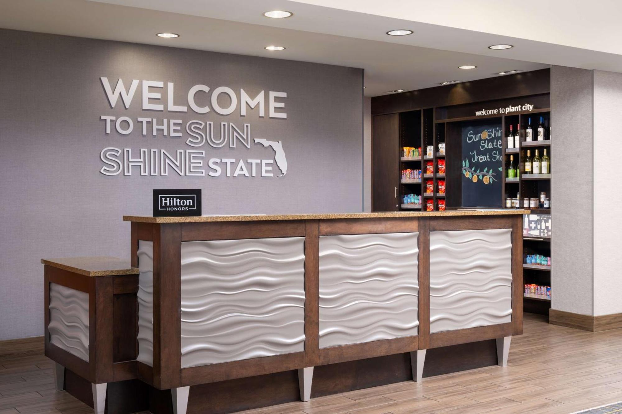 Hampton Inn Plant City Bagian luar foto